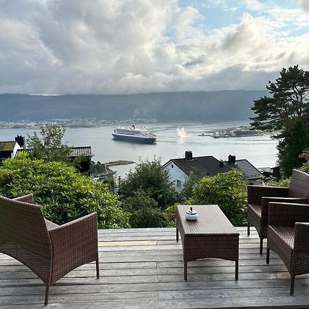 Great Place With View To The Mountains And Fjord Ålesund Buitenkant foto